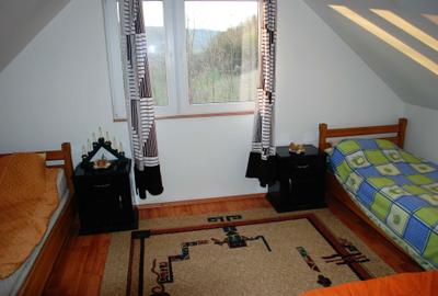 Casă cu 4 camere în Sântioana - 5