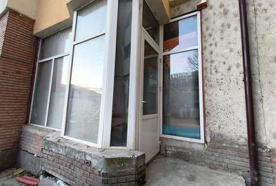 Spațiu comercial, de 63 mp, în Central - 6