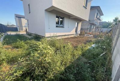 Casă cu 4 camere cu Teren 220 Mp în Central