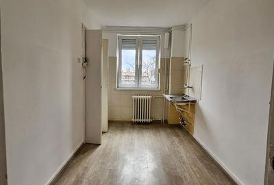 Apartament cu 3 camere decomandat în Cantemir - 14