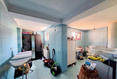 Casă cu 7 camere cu Teren 500 Mp în Dâmbul Rotund