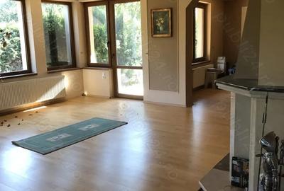 Casă cu Teren 600 Mp în Central - 3