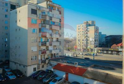 Apartament decomandat cu 2 camere de vânzare – Zona Dacia - 11