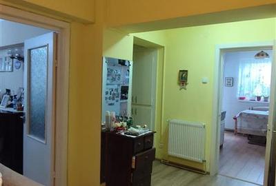 Apartament cu 2 camere decomandat în Central - 4