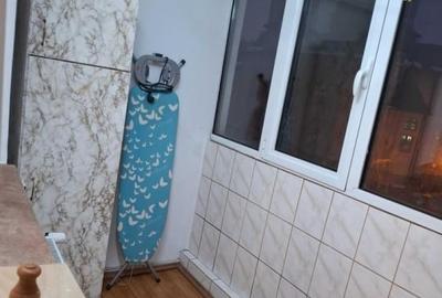 Apartament de 2 camere decomandat , spatios si cu centrala proprie- zona Dristor - 7