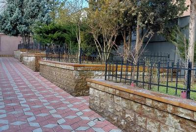 Casă cu 8 camere cu Teren 776 Mp în Central - 1