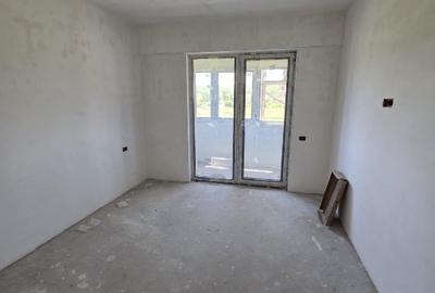 Apartament cu 2 camere decomandat în Podu Roș - 4