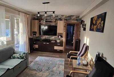 Apartament cu 3 camere semidecomandat în Central - 1