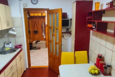Apartament cu 3 camere decomandat în Păcurari - 8