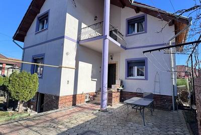 Casă cu 5 camere cu Teren 250 Mp în Central