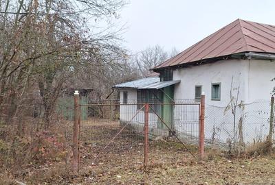 Teren cu casă bătrânească - 2