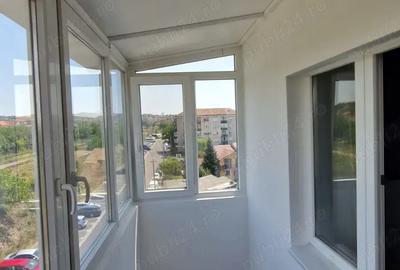 Vand apartament cu 3 camere, decomandat, in cartierul Rogerius priveli?te superba Vand apartament cu 3 camere, decomandat, in cartierul Rogerius priveli?te superba - 9