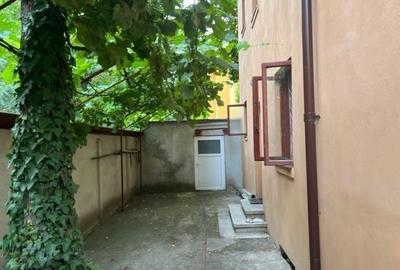 Apartament 3 camere la parter in vila in zona Piata Domenii - Manastirea Casin - 3