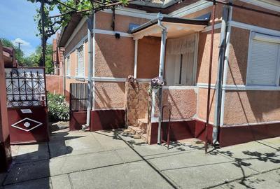 Casă cu 6 camere cu Teren 2200 Mp în Șicula - 8