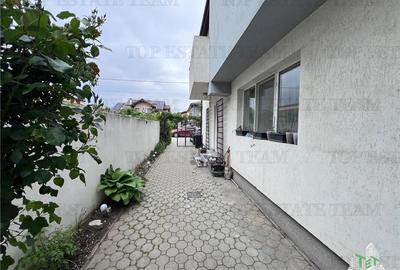 Vila moderna cuplata,curte individuala cu 5 camere , 3 bai , Living , terasa,mob - 2