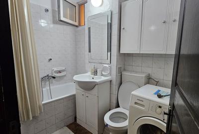 Apartament cu 2 camere decomandat în Tractorul - 5