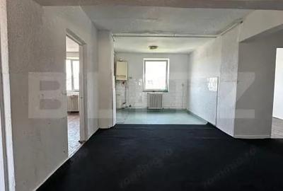 Apartament cu 4 camere decomandat în Central - 13