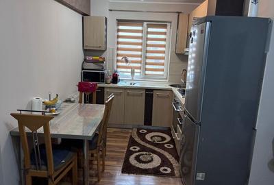 Apartament cu 3 camere decomandat în Nufărul - 5
