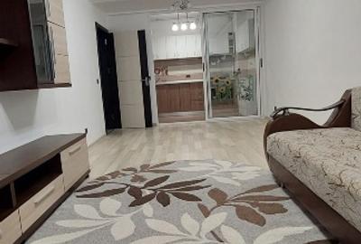 Apartament cu 3 camere decomandat în Tractorul - 7