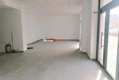 Spațiu comercial, de 261 mp, în Central - 3