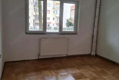 Apartament cu 3 camere semidecomandat în Boul Roșu - 2