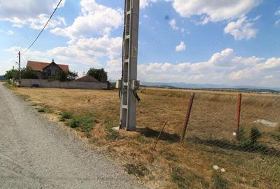 Teren de 400 mp, în Vest - 3