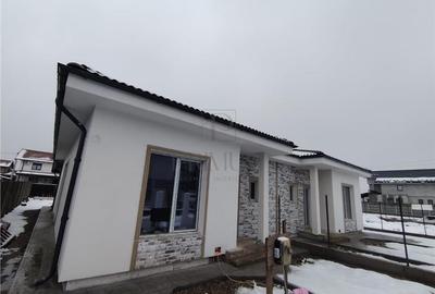 Duplex cu 3 camere cu Canalizare în Moșnița Nouă - 2