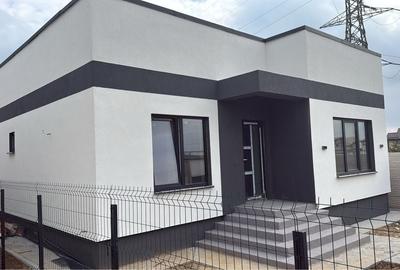 Casă cu 4 camere în Central - 1