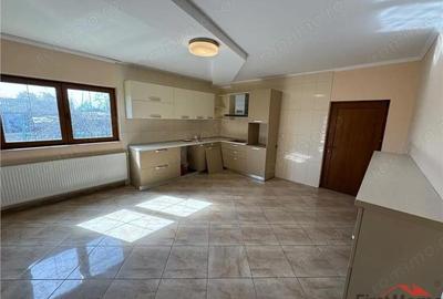 Casă cu Canalizare în Hângulești - 13