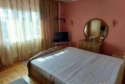 Apartament cu 2 camere decomandat în Micro 17 - 2