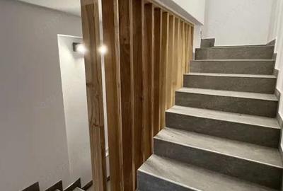 Casă cu 12 camere cu Teren 380 Mp în Central - 2