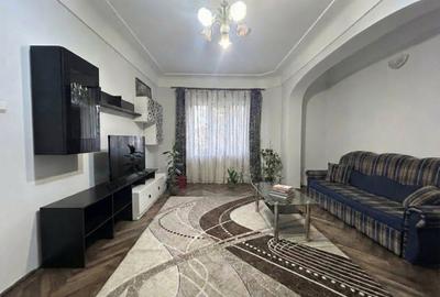 Apartament cu 5 camere semidecomandat în Armeneasca