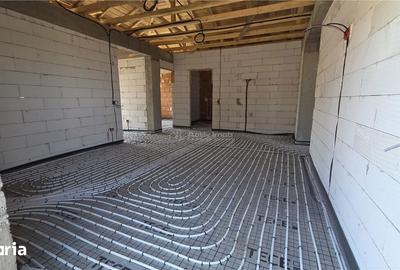 Casă cu 4 camere cu Teren 479 Mp în Domnești - 8