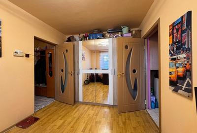 Apartament cu 3 camere semidecomandat, mobilat în Gemenii - 1