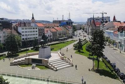 Apartament cu 2 camere semidecomandat, mobilat în Central - 2