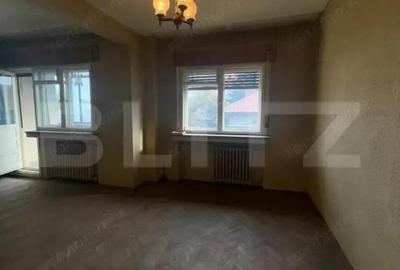 Apartament cu 4 camere semidecomandat în Central - 1