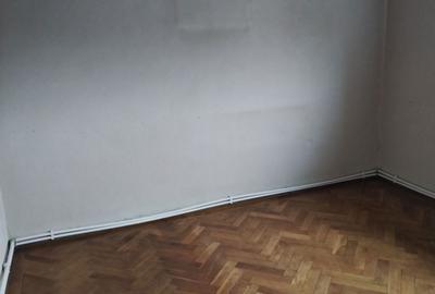 Apartament cu 3 camere decomandat în Central - 1