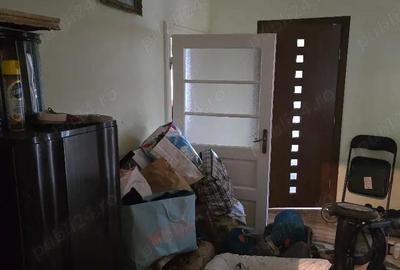 Casă cu 3 camere cu Teren 2500 Mp în Pietroasa - 1