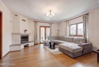 Vila Impresionanta in Tunari - Spatiu, Confort si Eleganta! - 2