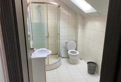 Casă cu 10 camere cu Teren 50 Mp în Dârste