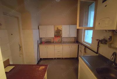 Vanzare apartament 3 camere in bloc mic, Polona - 10