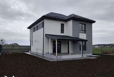 Casă cu 4 camere cu Teren 503 Mp în Tărtășești - 13