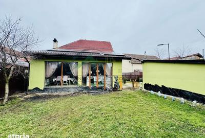 Casă cu 4 camere nedecomandat cu Canalizare în Sânpetru