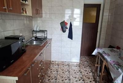 Apartament cu 3 camere decomandat în Sebastian