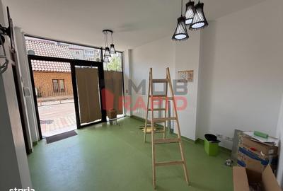 Spațiu comercial, de 64 mp, în Central - 4