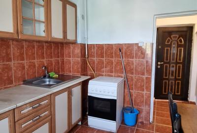 Garsonieră decomandată în Micro 14 - 2