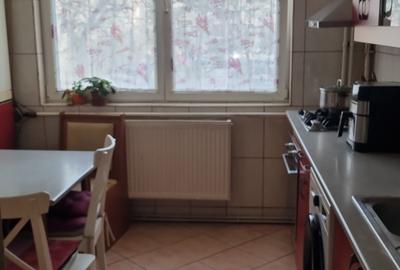 Apartament cu 3 camere semidecomandat, mobilat în Titan - 3