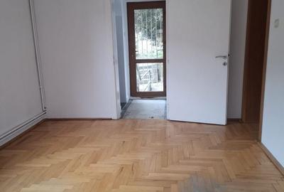 Casă individuală cu 6 camere cu Canalizare în Central - 15