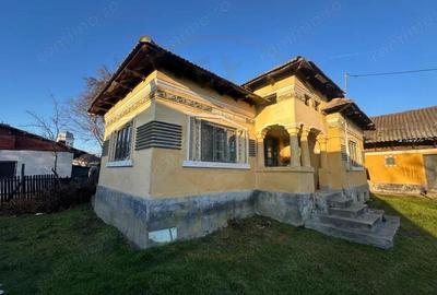 Casă cu Teren 600 Mp în Priboieni - 3