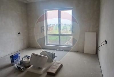 Casa individuala 5 camere de vanzare in Crevedia - 5